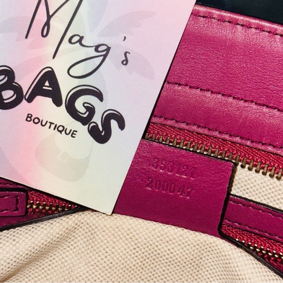 Gucci: Embossed Bree Guccissima GG Monogram Crossbody Bag - Picture 14 of 16